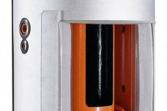 AKUMULAČNÁ NÁDOBA - výrobca: DZ Dražice, cena: 260 €, www.dzd.sk. Nádrže typu NAD slúžia na ukladanie tepla vo vykurovacom systéme, typ NADO dovoľuje aj priamy ohrev úžitkovej vody vo vnútornej smaltovanej nádobe alebo jej predohrev pre ďalší ohrievač vody