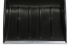 ŠIROKÝ ODHŔŇAČ - výrobca: Fiskars cena: 42,70 eur, www.hornbach.sk. Odhŕňač snehu z radu SnowXpert od fínskeho výrobcu Fiskars s úctyhodným záberom 72 cm sa vyrába z eloxovaného hliníka a plastu a je určený na upratovanie domáceho parkoviska, záhradky či predzáhradky. Najviac namáhaná pracovná hrana je zosilnená hliníkovou lištou