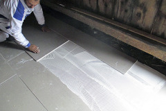 5 - Kladenie druhej vrstvy dosiek