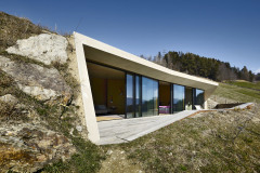 Dialóg histórie a moderny