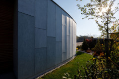 Dom v tvare luku (foto: Petr Zikmund)