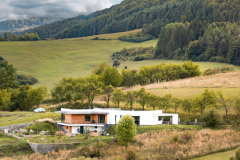 Dom v objatí prírody