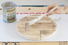 9. Hodiny z oboch strán nalakujte