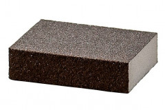 Pripravte si plochý štetec, brúsnu hubku, paličku na miešanie a samozrejme farby: voskový olej na drevo a farbu na kov 2v1, prípadne aj univerzálnu farbu na kovovú nohu stola