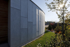 Tehlový dom ako luk