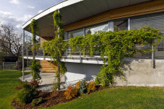 Tehlový dom ako luk