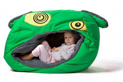 Sedací vak Tuli Obludöö s polystyrénovou výplňou poslúži nielen na sedenie, ale aj na skrývačku, cena 143,92 eur, www.tuli.sk