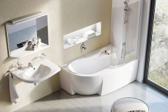 Kúpeľňový koncept Rosa RAVAK zahŕňa vaňu Rosa 95, ako stvorenú pre všetky typy kúpeľní. Vďaka atypickému tvaru a sprchovej zástene umožňuje tak pohodlné kúpanie, ako aj plnohodnotné sprchovanie. Šírka 95 cm, dĺžka 150/160 cm (www.ravak.sk)