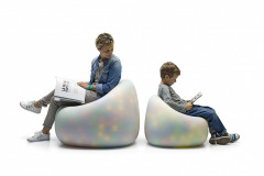 Svietiace kreslo Gumball Junior (PLUST), dizajn Alberto Brogliato, polyetylén, cena 181,30 €, www.alax.cz/sk