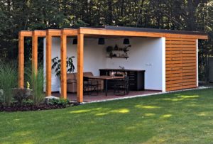 Letná kuchyňa na kraji lesa