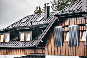 Vyberáme strešnú krytinu: Medzi nebom a povalou