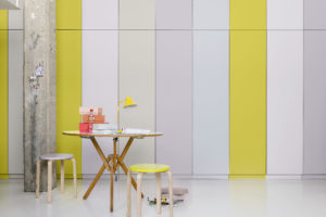 Rozžiarte interiér farbami