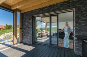 Svetlom prežiarené miestnosti